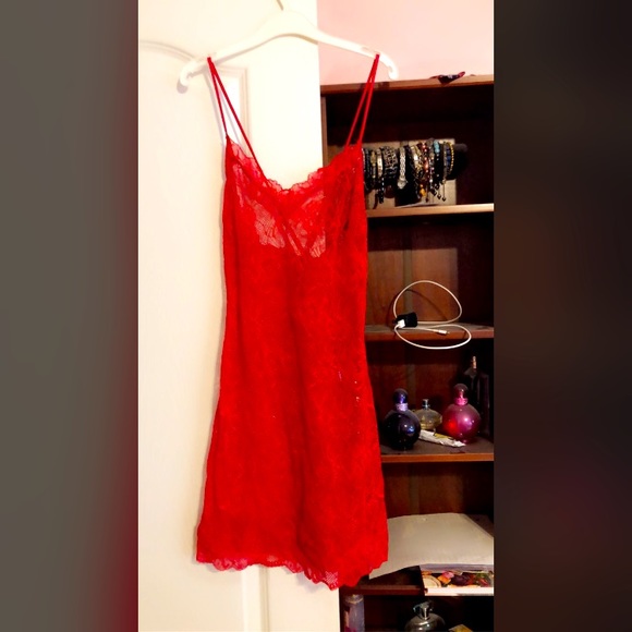 Red lacy Victoria’s Secret chemise. Size M. - Picture 1 of 2